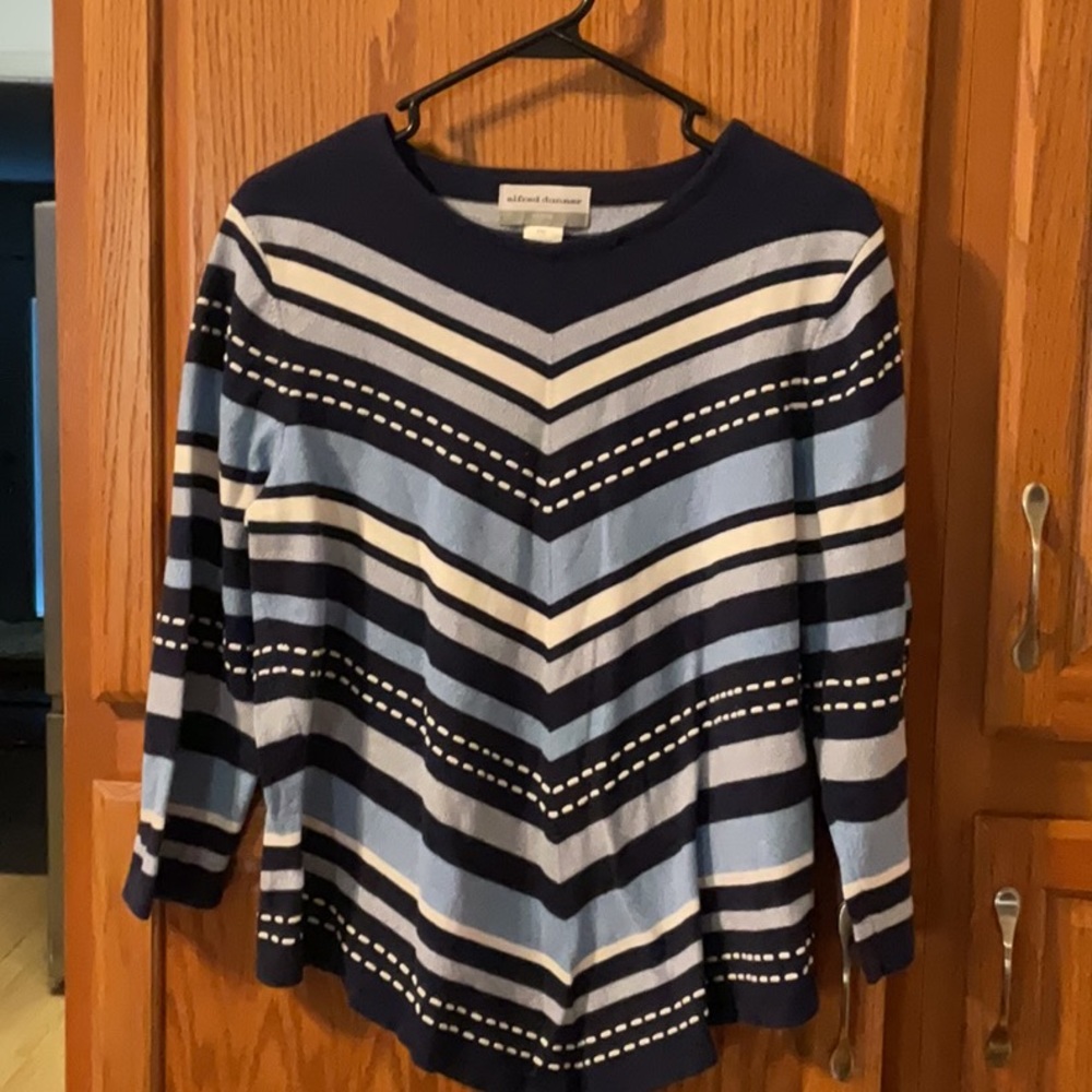 Gently used Alfred Donner ladies top size petite extra large